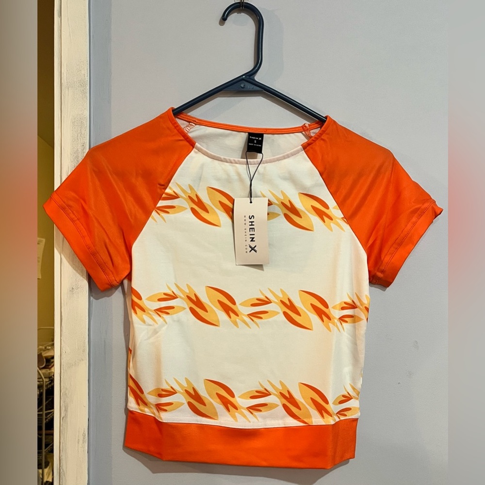 FREE ADD ON - Orange & White tee | size S